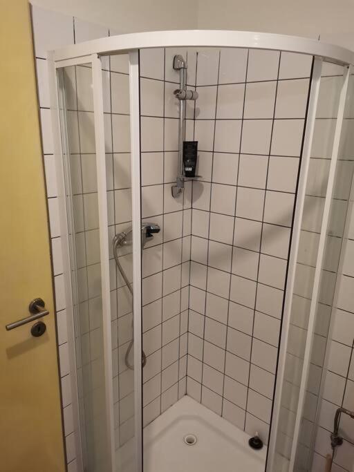 Cozy Studio In The City Centre Near Train Station Bratislava Exterior foto